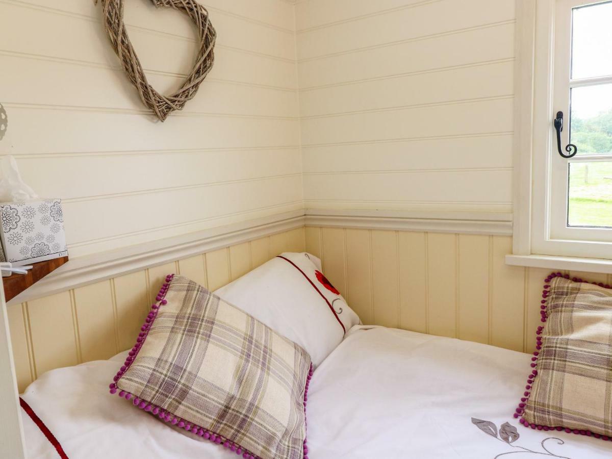 Shepherds Hut - The Crook Milford Haven Esterno foto