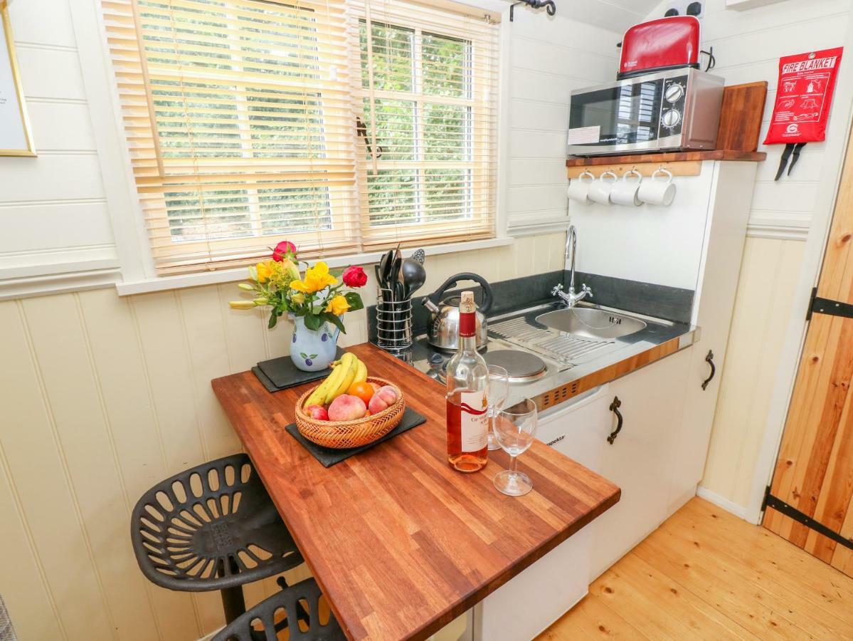 Shepherds Hut - The Crook Milford Haven Esterno foto