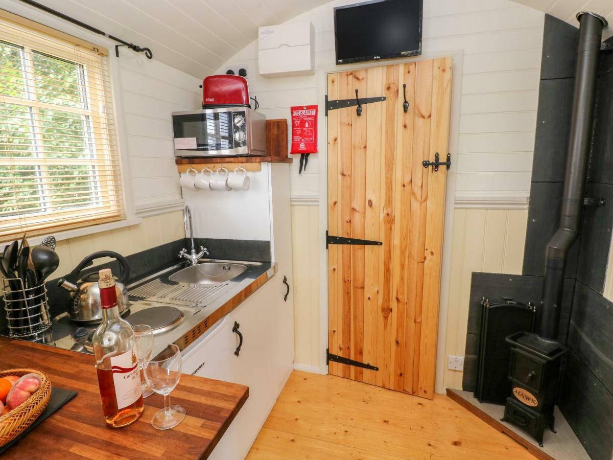 Shepherds Hut - The Crook Milford Haven Esterno foto